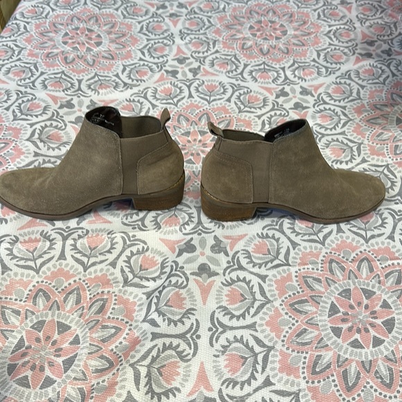 🔅‼️Kelly & Katie Sued Ankle Boots size 7.5 W - Picture 4 of 15